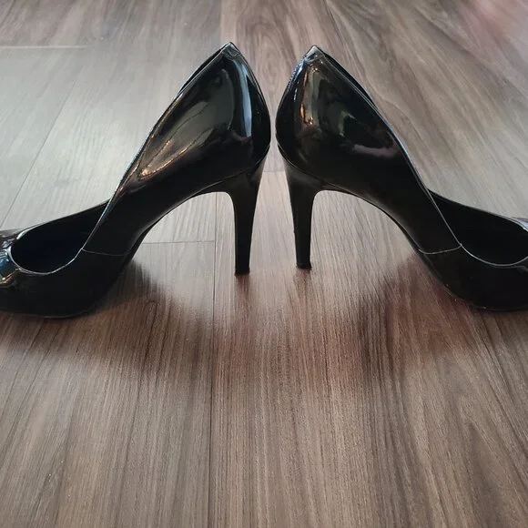 Jessica Simpson black pumps 9.5M - Picture 6 of 7